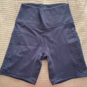 NWOT Aerie biker shorts with pockets. Size medium but fits like a small